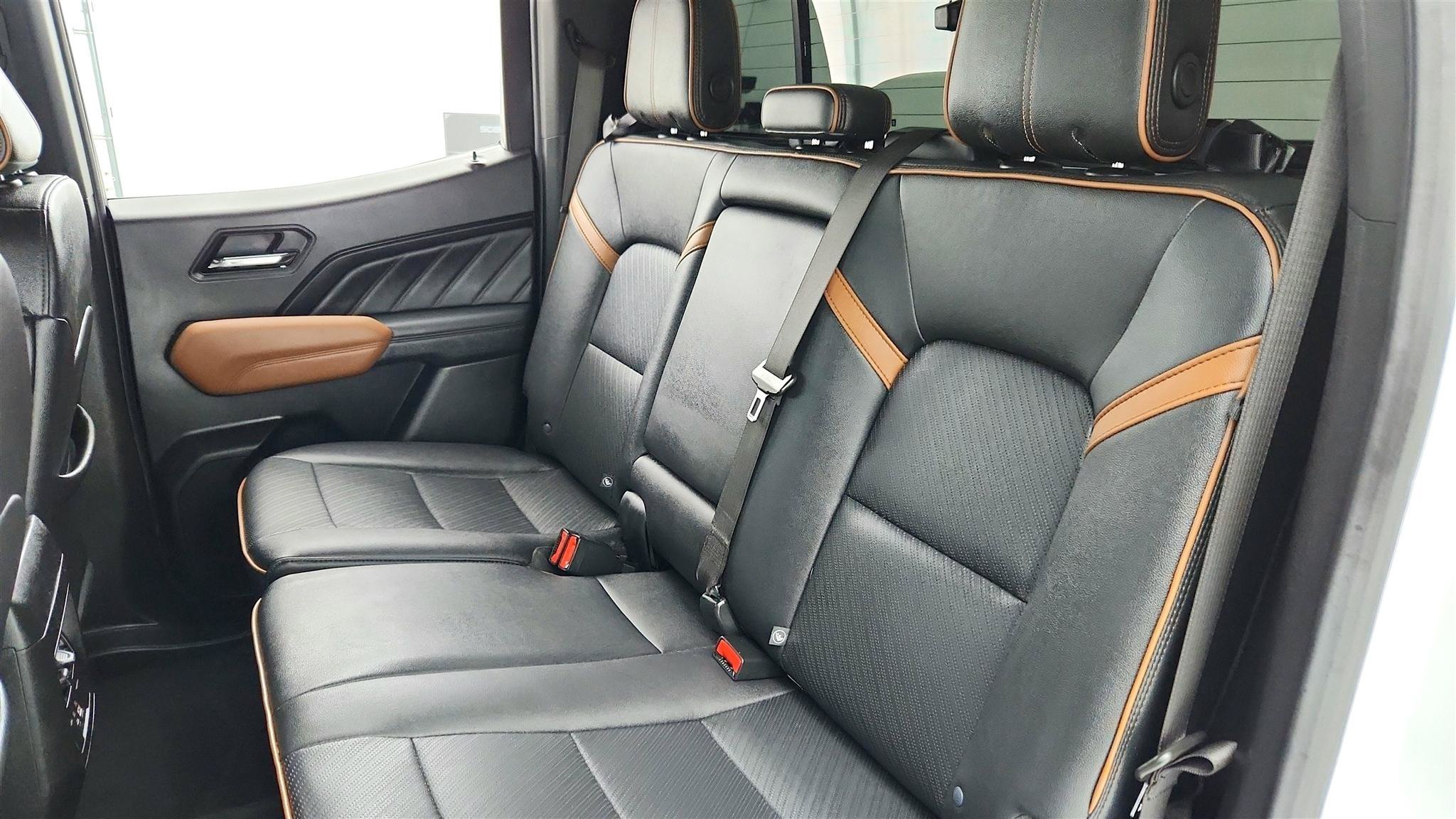 Used 2024 GMC Canyon AT4 w/ AT4 Premium Package AWD/4WD image 32