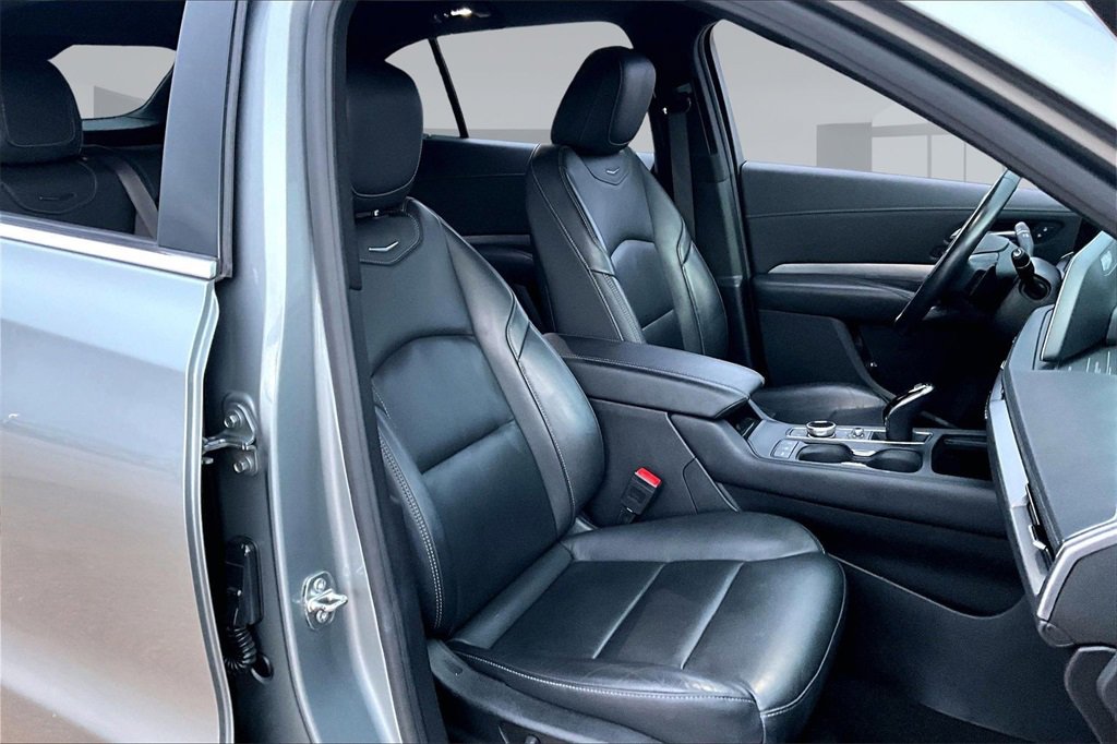 Used 2024 Cadillac XT4 Premium Luxury image 7