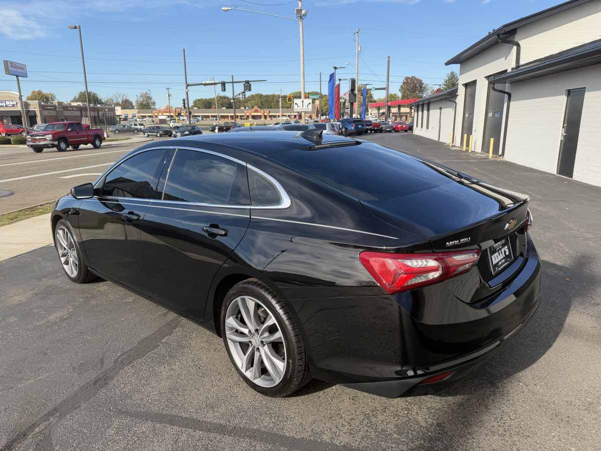 Used 2022 Chevrolet Malibu LT image 3