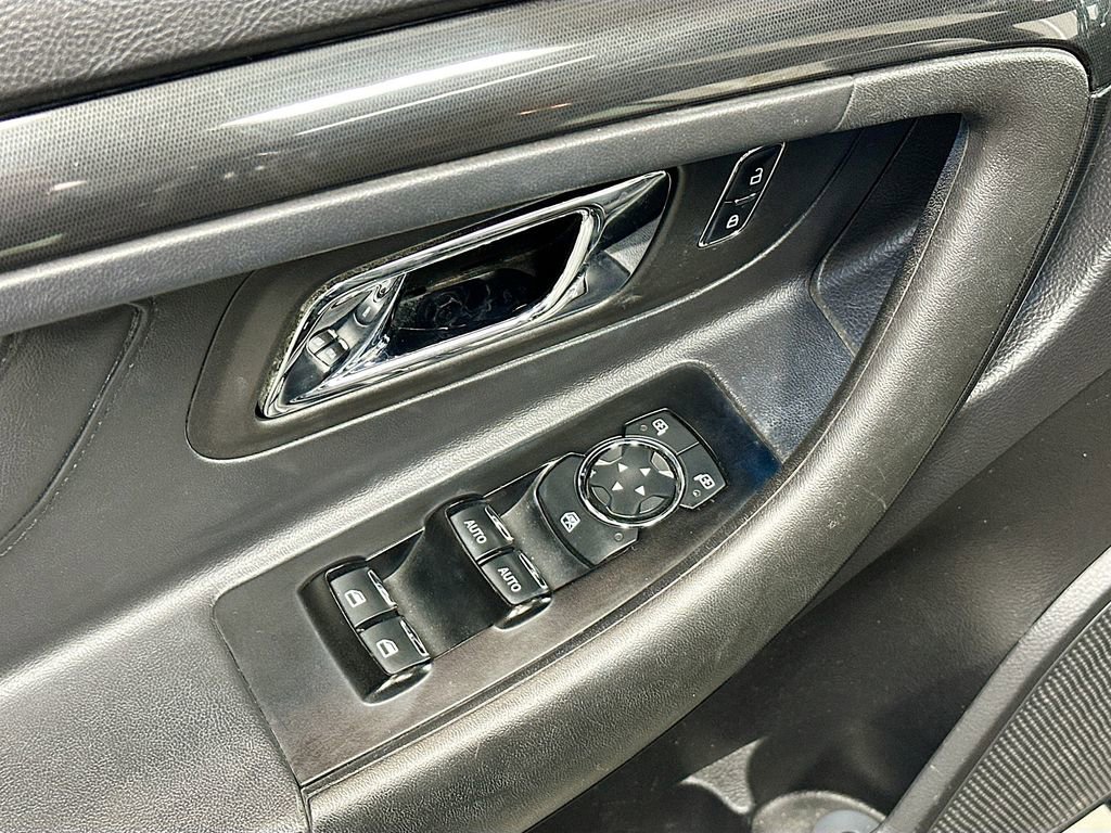 Used 2013 Ford Taurus SHO image 19