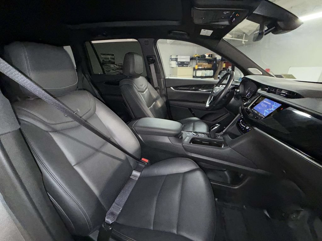 Used 2025 Cadillac XT6 Premium Luxury AWD/4WD image 14