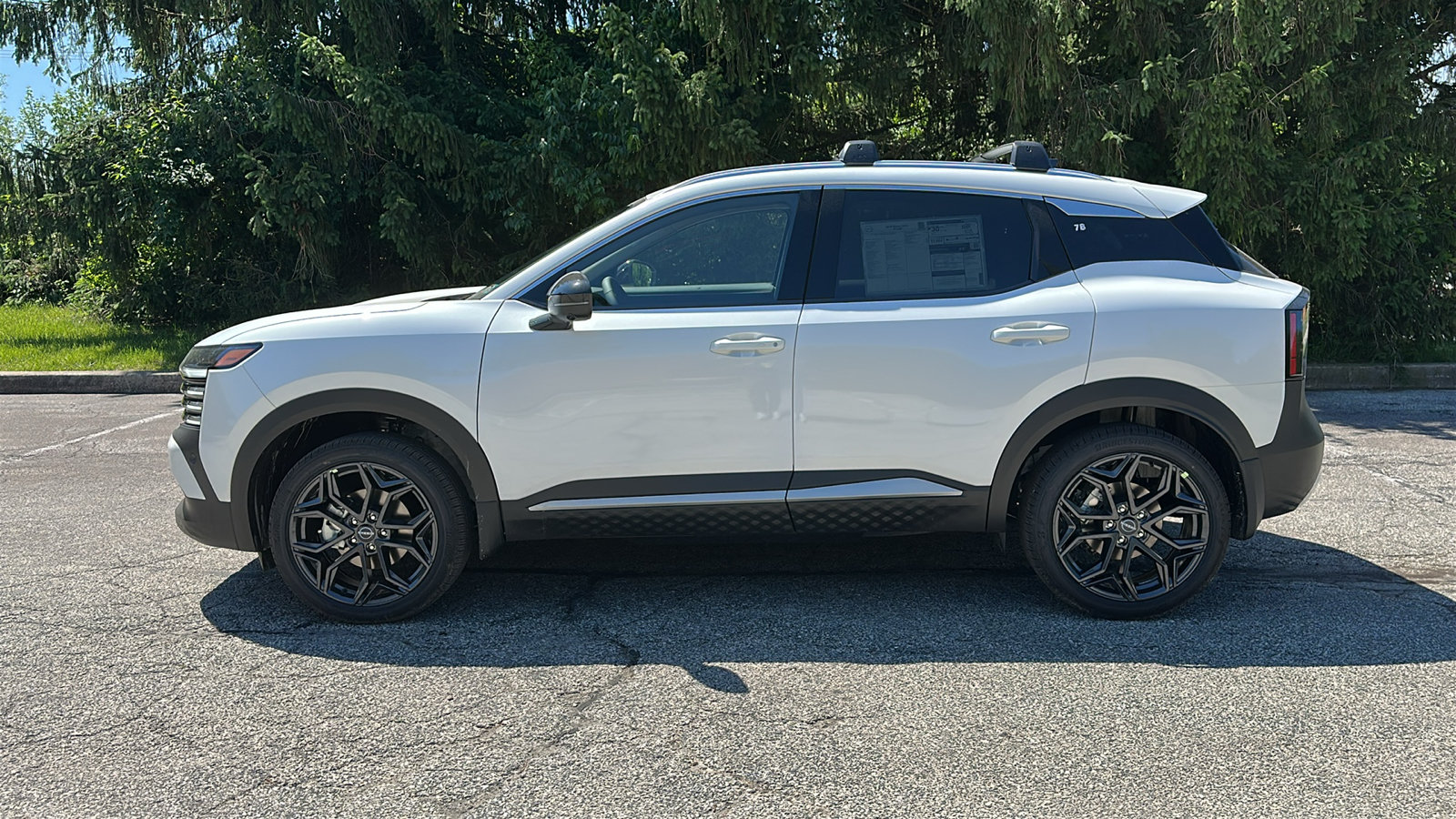 New 2026 Nissan Kicks SR w/ Cold Weather Package AWD/4WD image 12