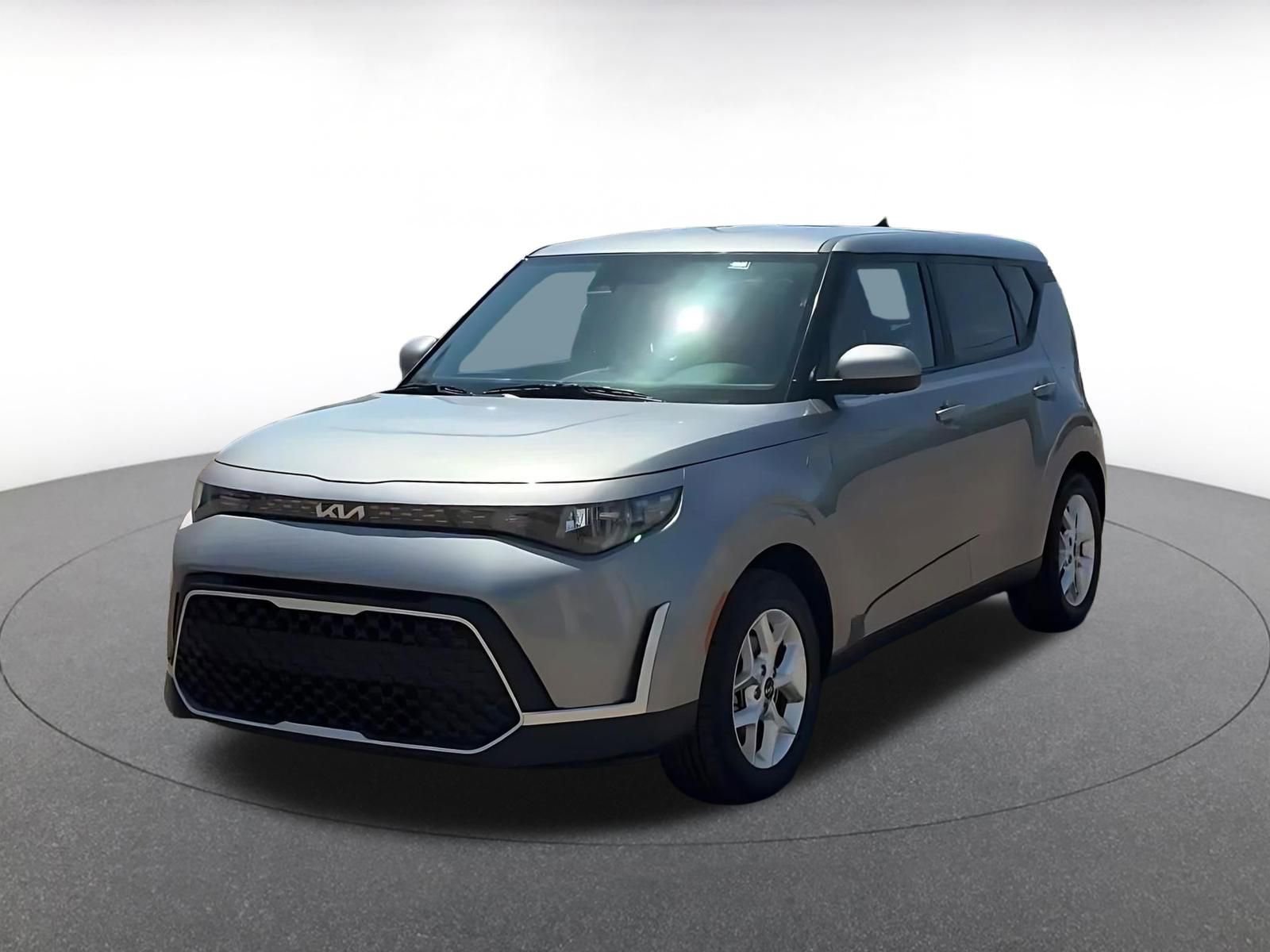 Used 2025 Kia Soul LX w/ LX Technology Package image 7