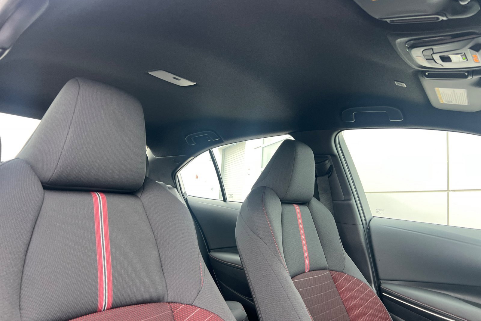 Used 2025 Toyota Corolla SE image 13