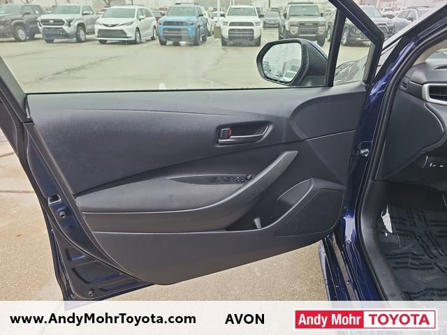 Used 2025 Toyota Corolla LE w/ LE Premium Package image 11