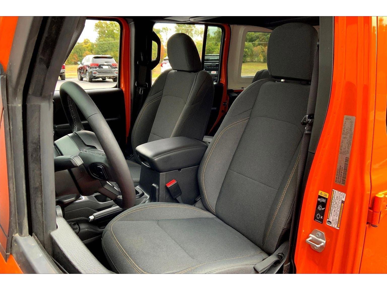 Used 2025 Jeep Wrangler Sport S image 22