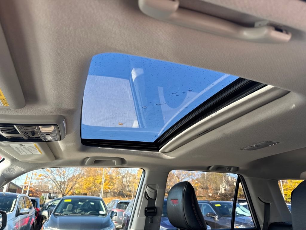 Used 2024 Toyota 4Runner TRD Off-Road Premium image 17