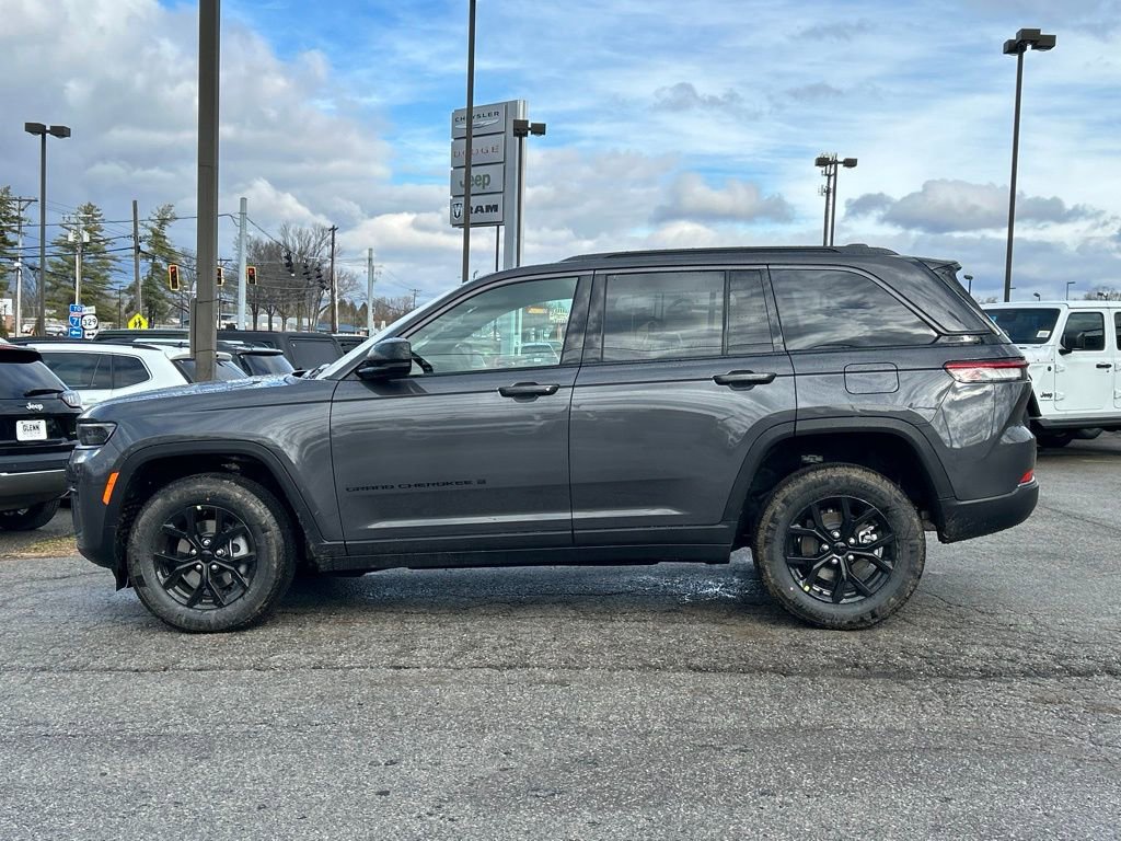 New 2026 Jeep Grand Cherokee Altitude image 11
