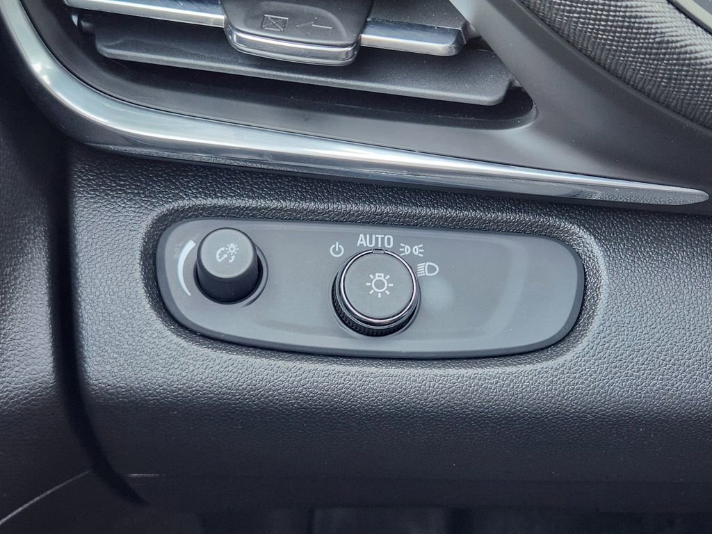 Used 2024 Buick Envista Preferred w/ Convenience I Package image 21