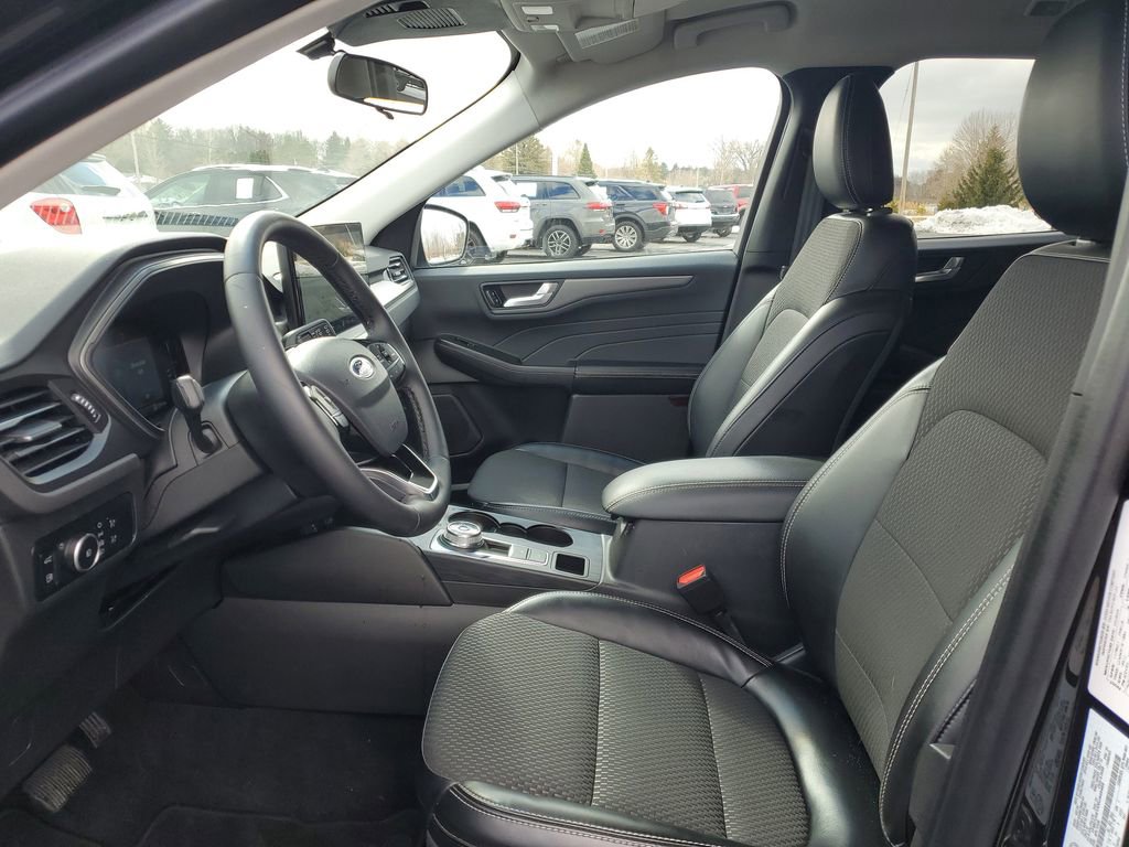 Used 2024 Ford Escape SE image 8