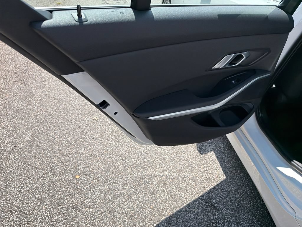 Used 2019 BMW 330i Sedan w/ Convenience Package RWD image 21