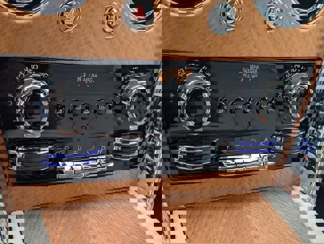 Used 2019 Rolls-Royce Cullinan image 12