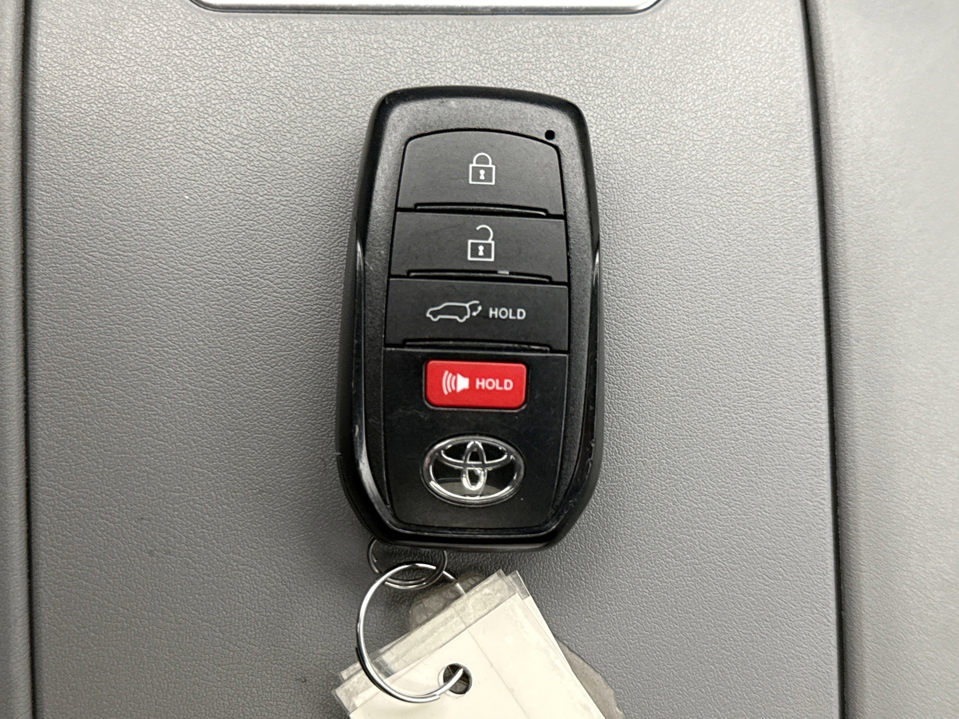 Used 2024 Toyota Highlander XLE AWD/4WD image 26