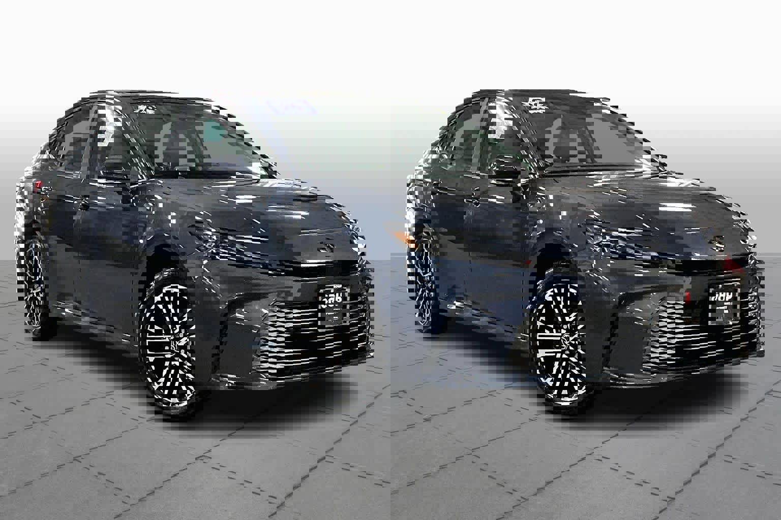 Used 2026 Toyota Camry XLE image 3