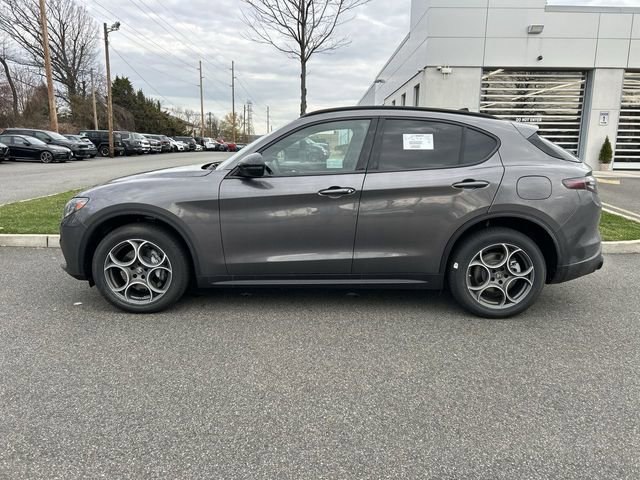 New 2026 Alfa Romeo Stelvio Sprint AWD/4WD image 5