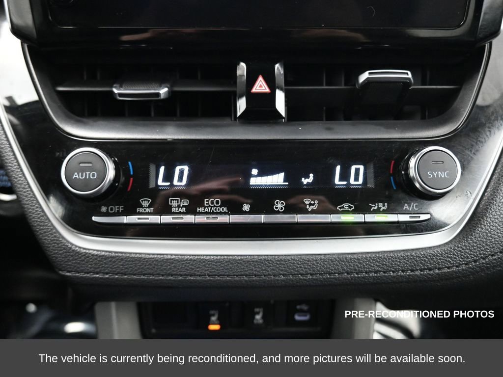 Used 2023 Toyota Corolla Cross XLE image 28