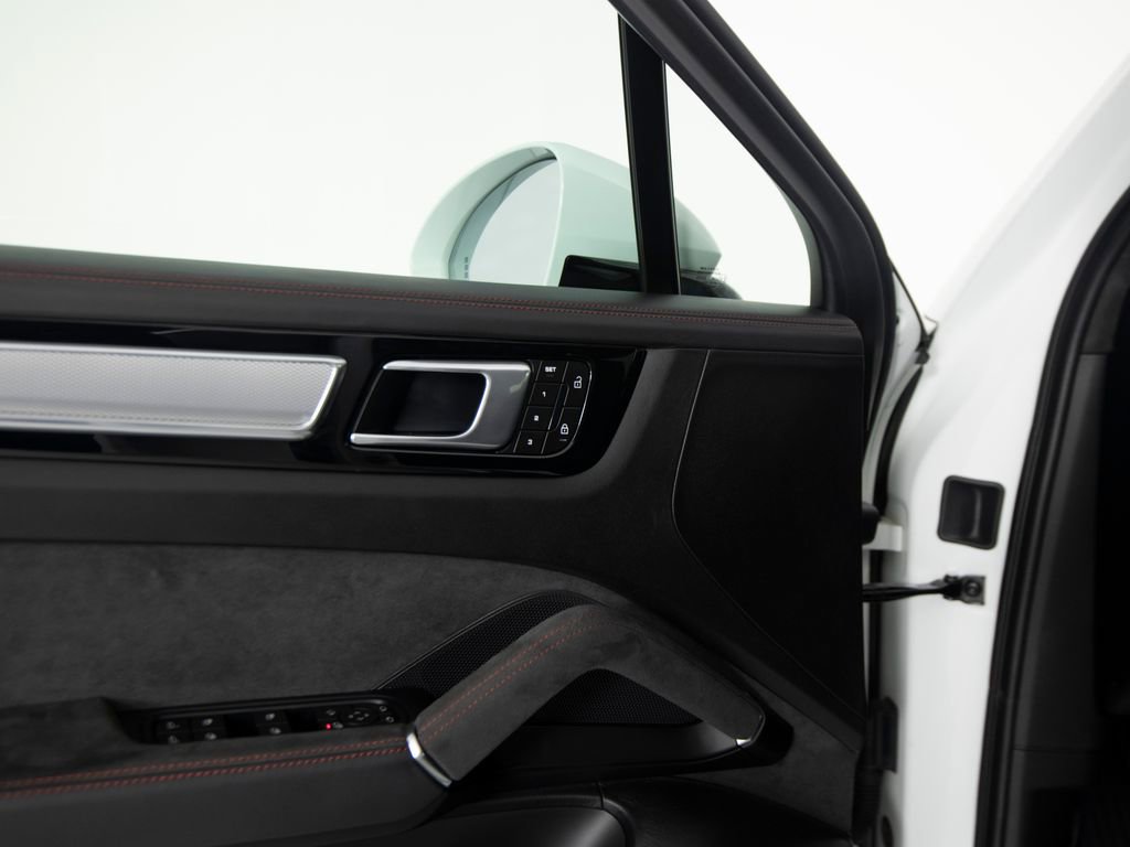 Certified 2023 Porsche Cayenne GTS AWD/4WD image 19