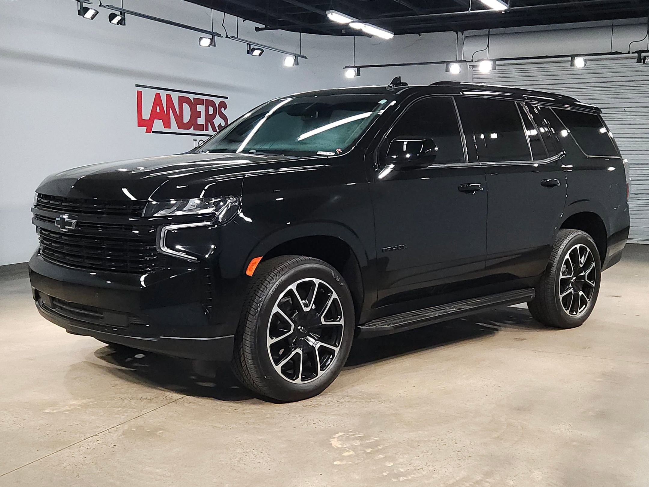 Used 2023 Chevrolet Tahoe RST AWD/4WD image 3