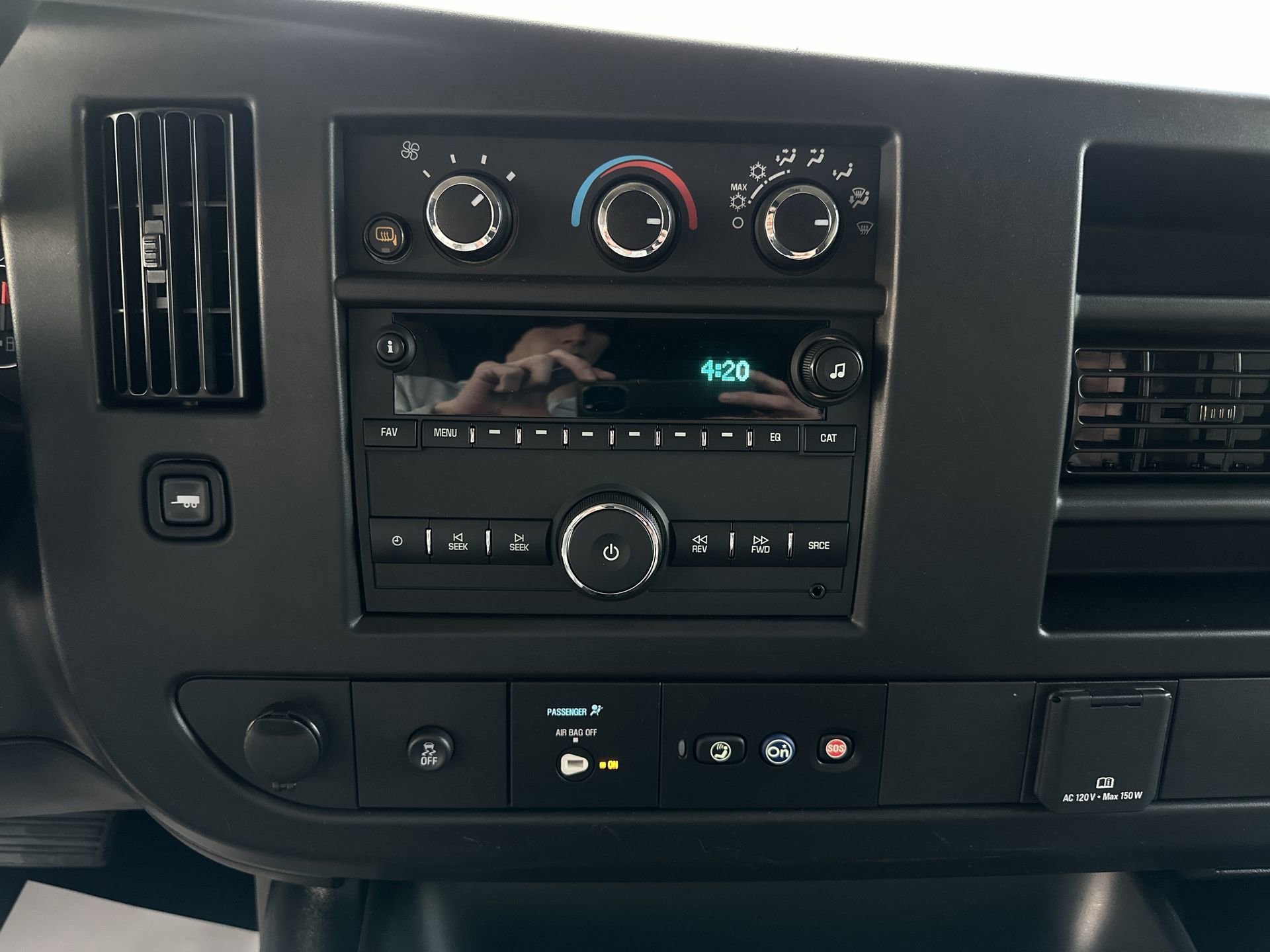 Used 2025 Chevrolet Express 3500 LS RWD image 13