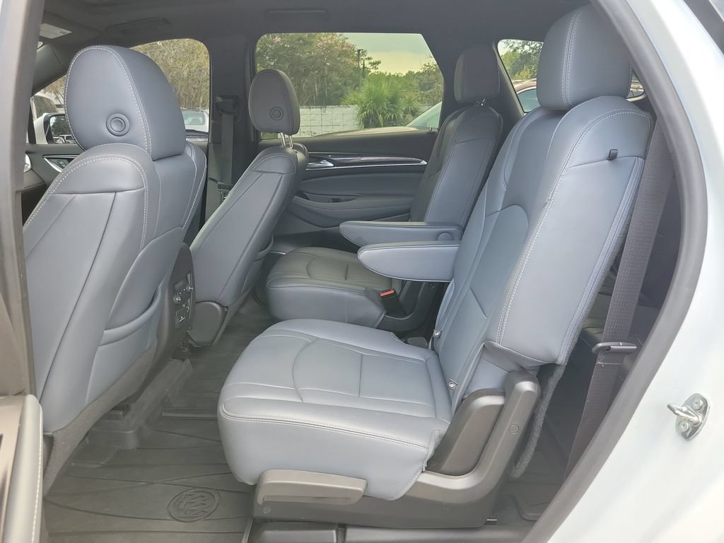 Used 2022 Buick Enclave Essence w/ Experience Buick Package FWD image 19