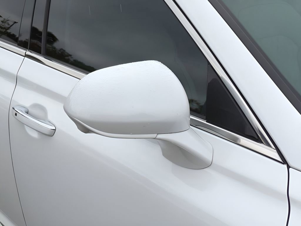 Used 2022 Genesis G90 5.0 Ultimate image 11