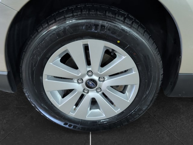 Used 2015 Subaru Outback 2.5i Premium AWD/4WD image 9
