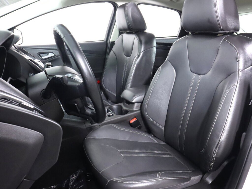 Used 2012 Ford Focus Titanium image 31