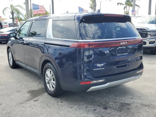 Used 2024 Kia Carnival LX FWD image 5