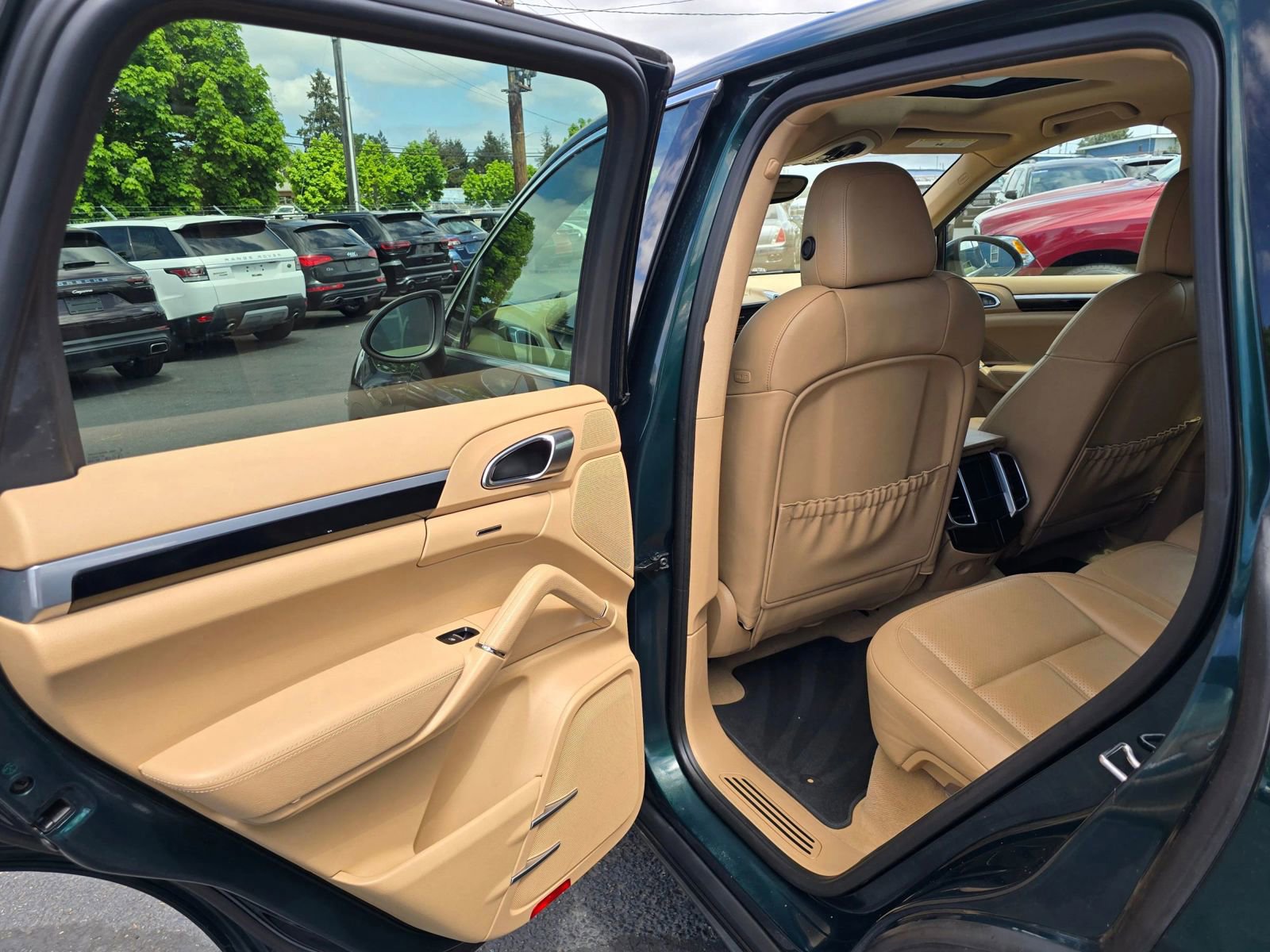 Used 2014 Porsche Cayenne AWD/4WD image 16