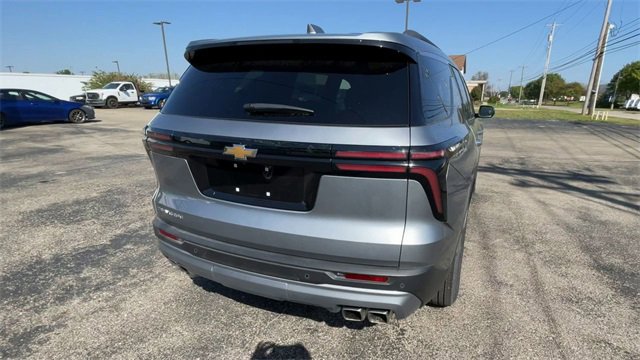 Used 2025 Chevrolet Traverse LT image 9
