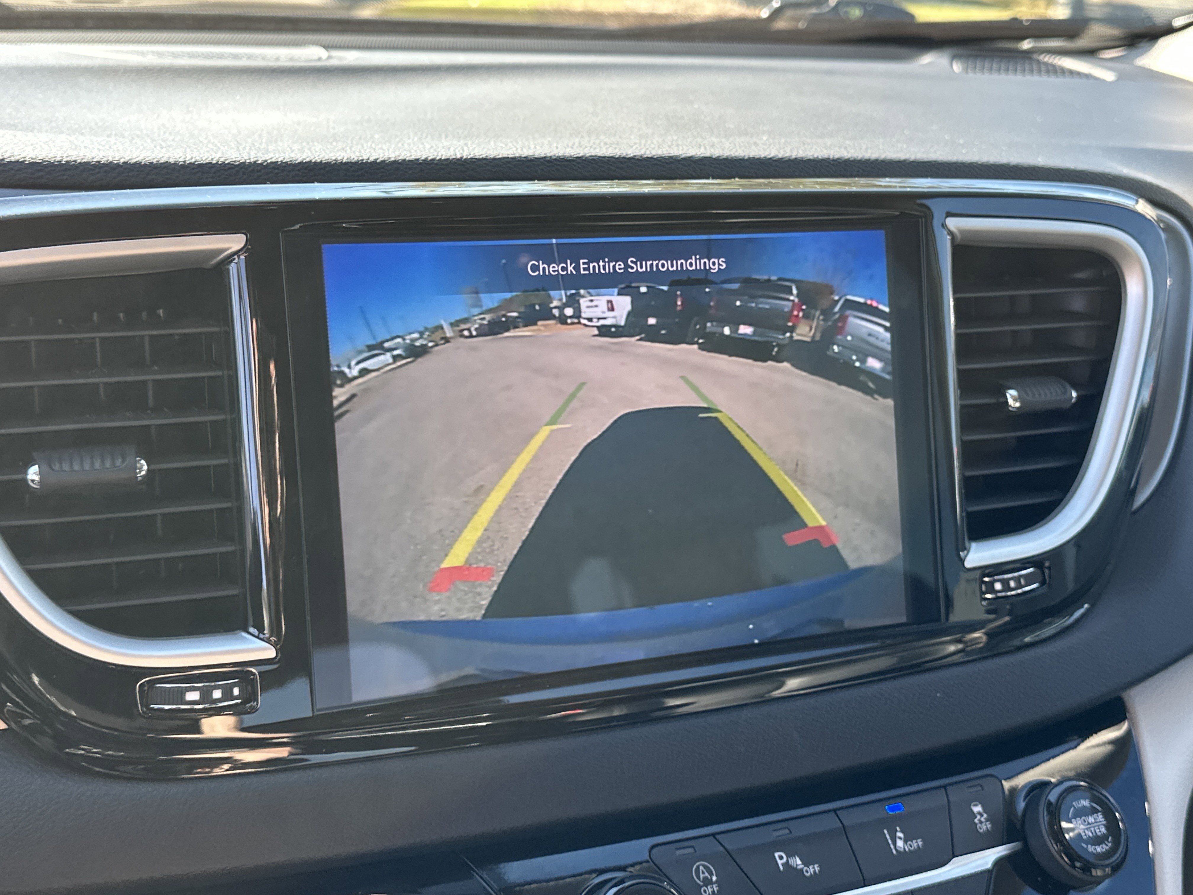 Used 2024 Chrysler Pacifica Touring-L image 31