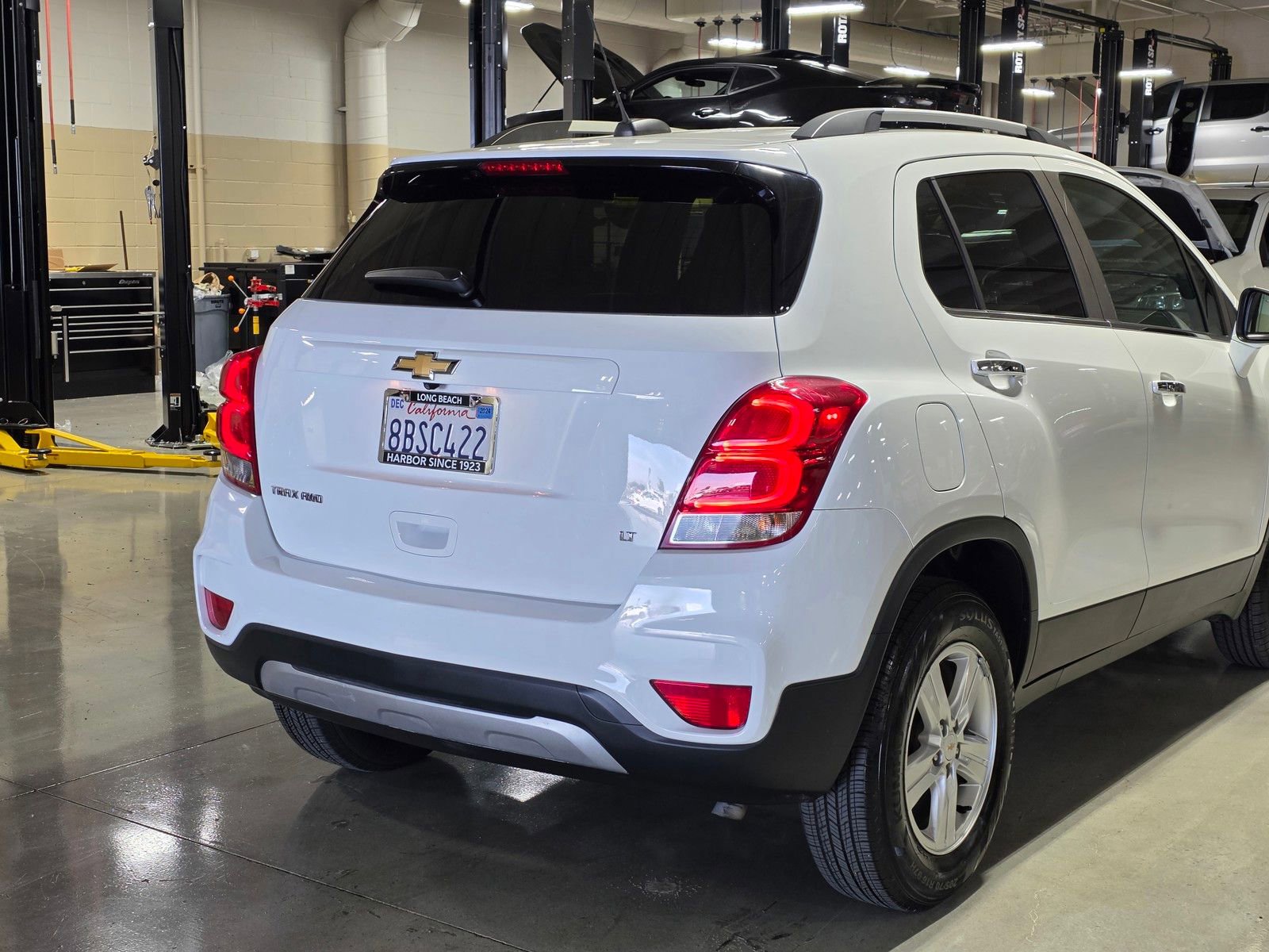 Used 2017 Chevrolet Trax LT w/ LT Convenience Package image 11