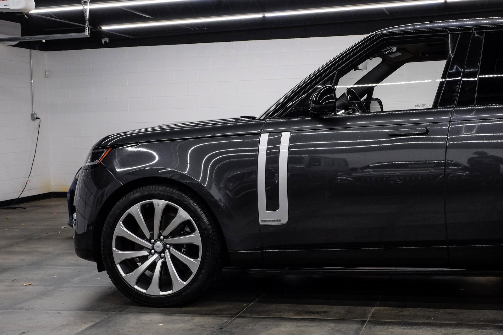 Used 2023 Land Rover Range Rover Autobiography image 20