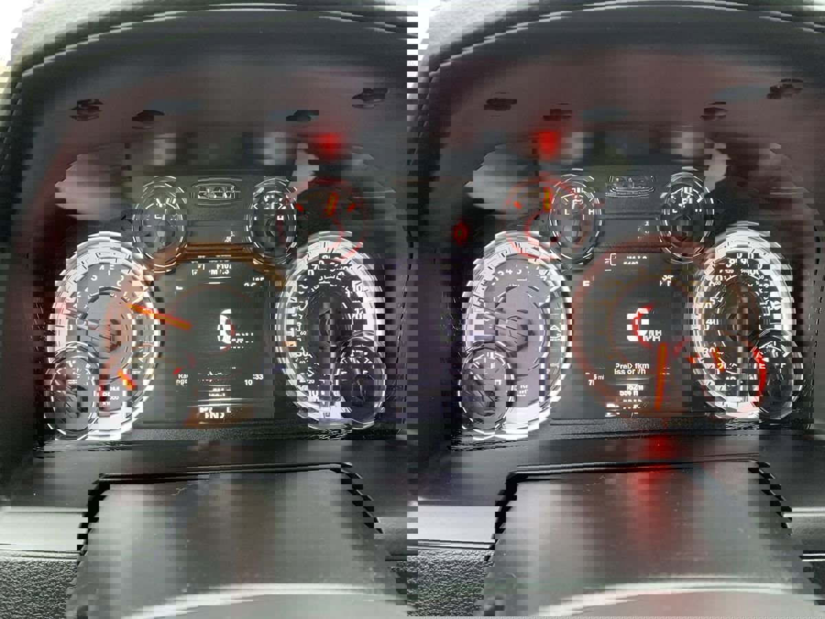 Used 2018 RAM 1500 Laramie image 19