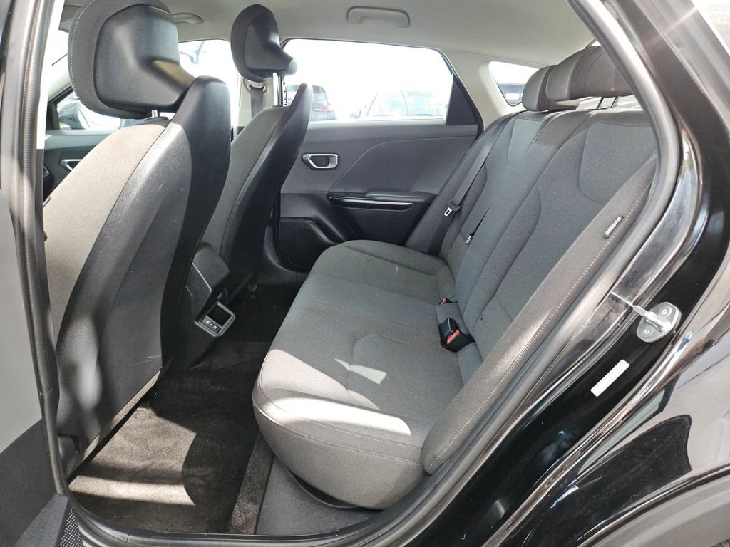 Used 2025 Kia K4 FWD image 17
