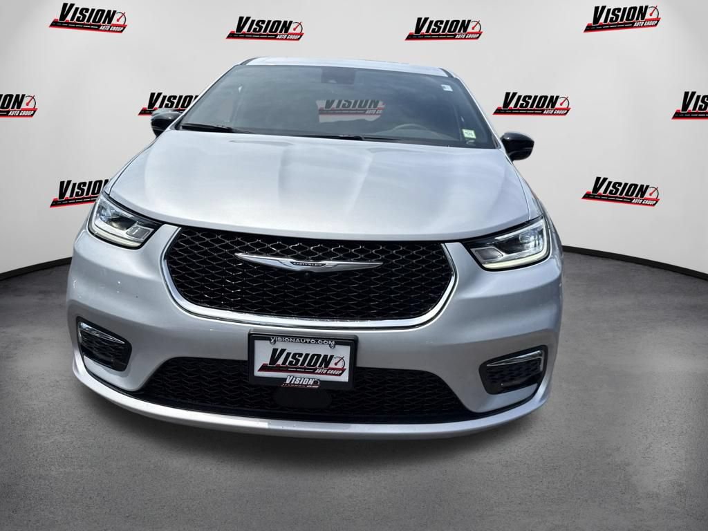 New 2026 Chrysler Pacifica Select AWD/4WD image 2