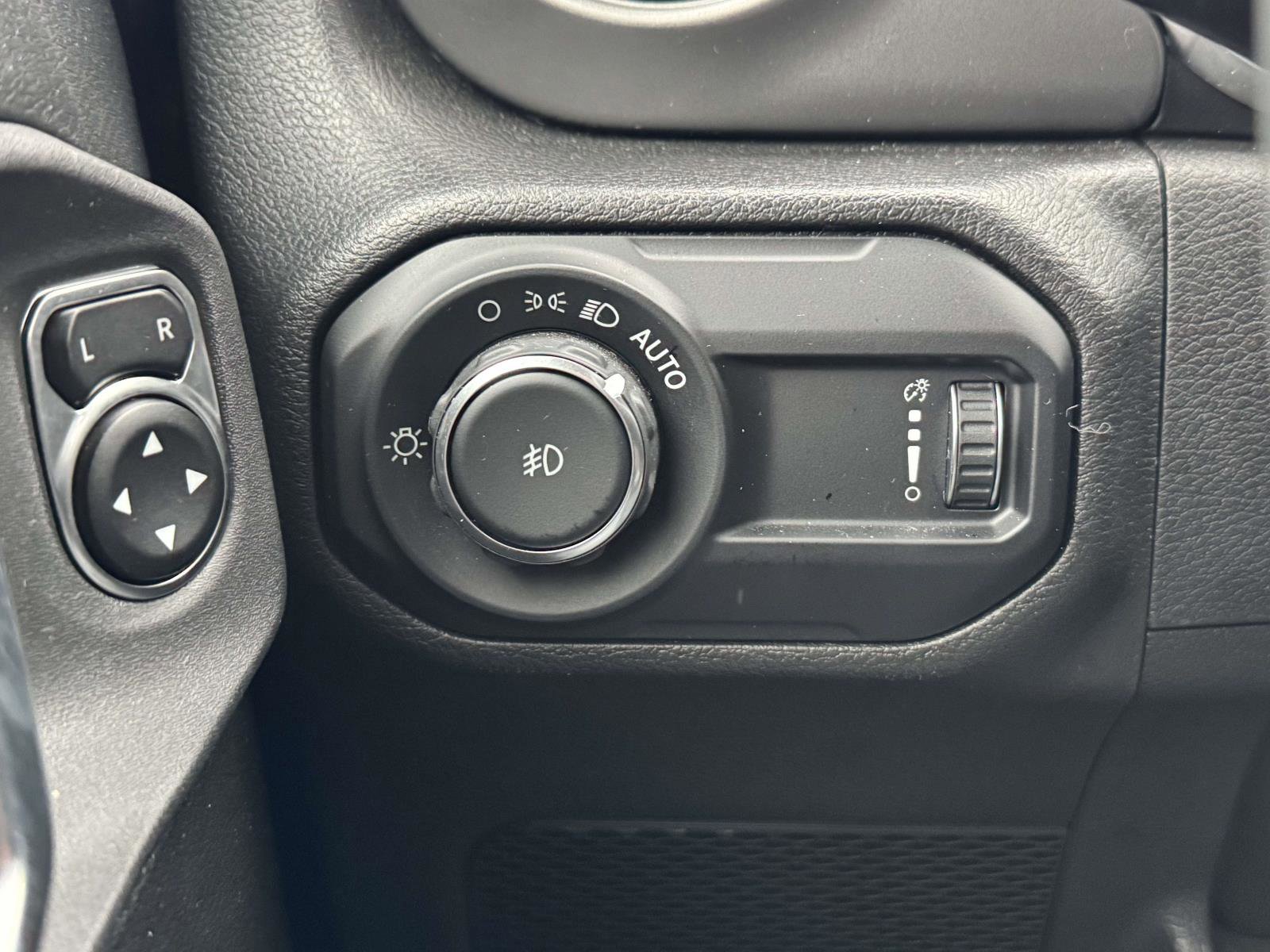 Used 2023 Jeep Wrangler Sport AWD/4WD image 23
