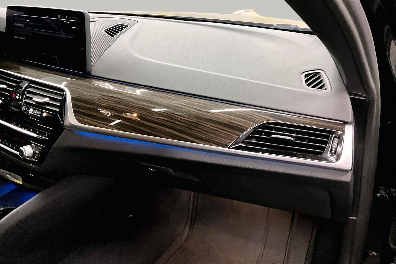 Used 2021 BMW 530e RWD image 18