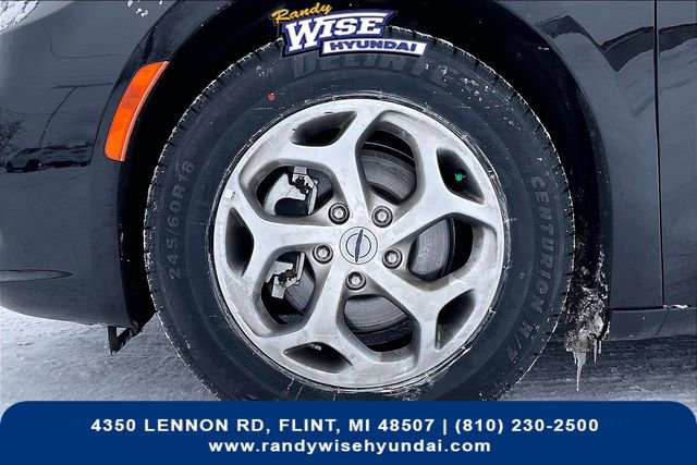 Used 2024 Chrysler Pacifica Limited image 9