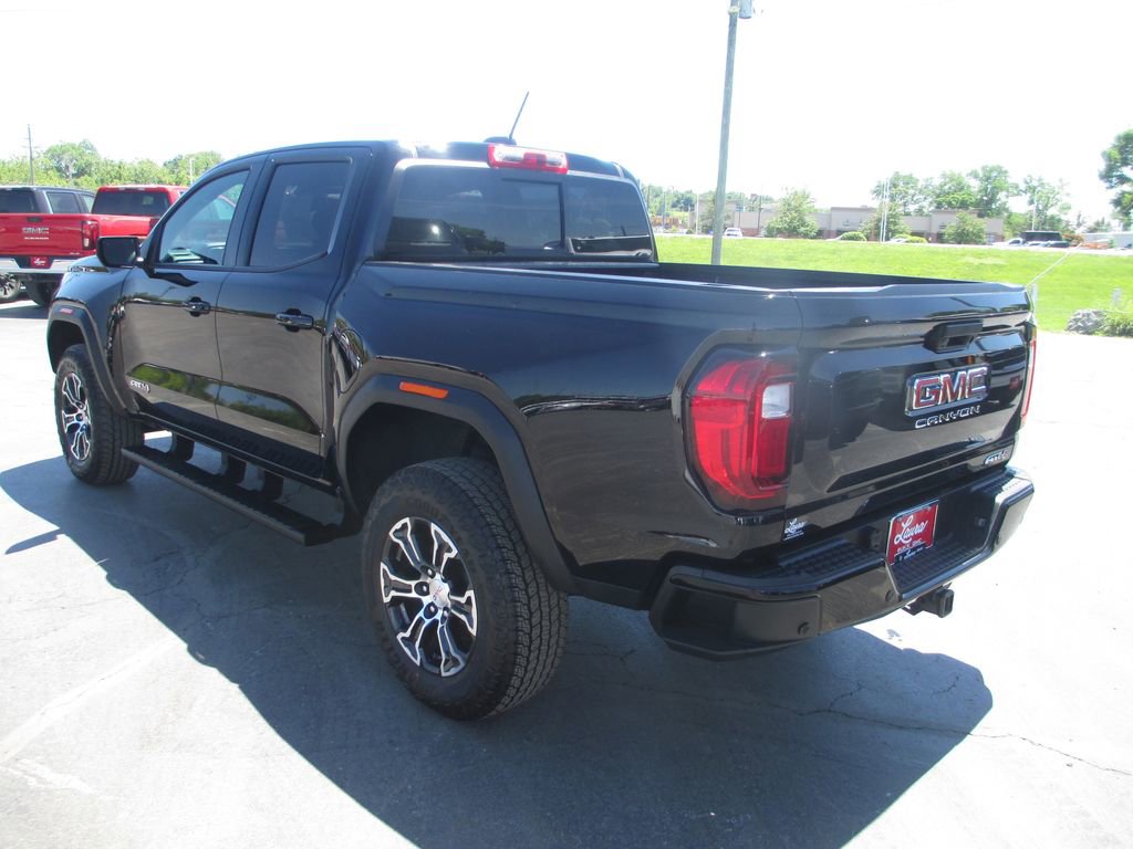 Used 2025 GMC Canyon AT4 AWD/4WD image 8