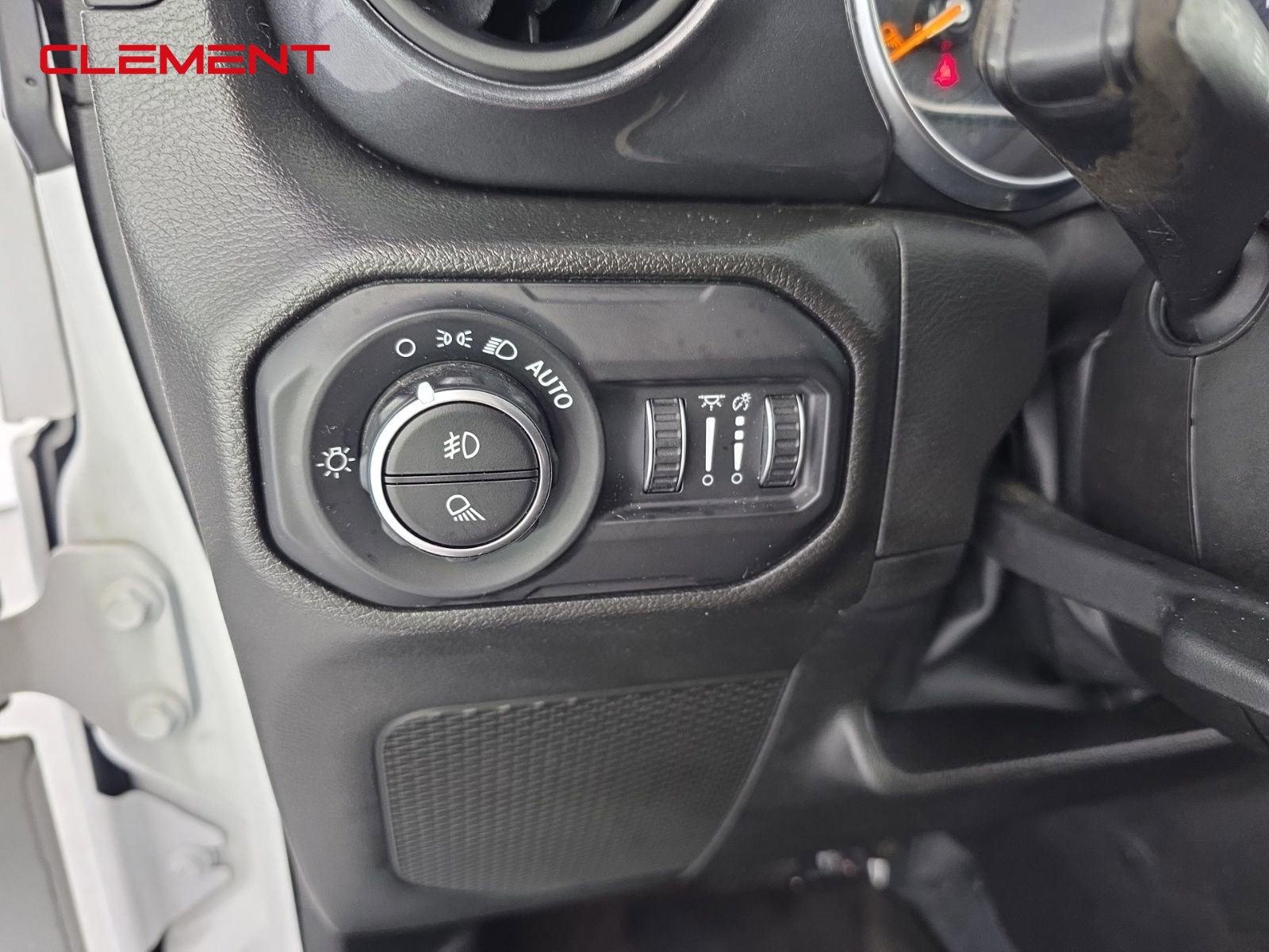 Used 2022 Jeep Gladiator Sport image 11