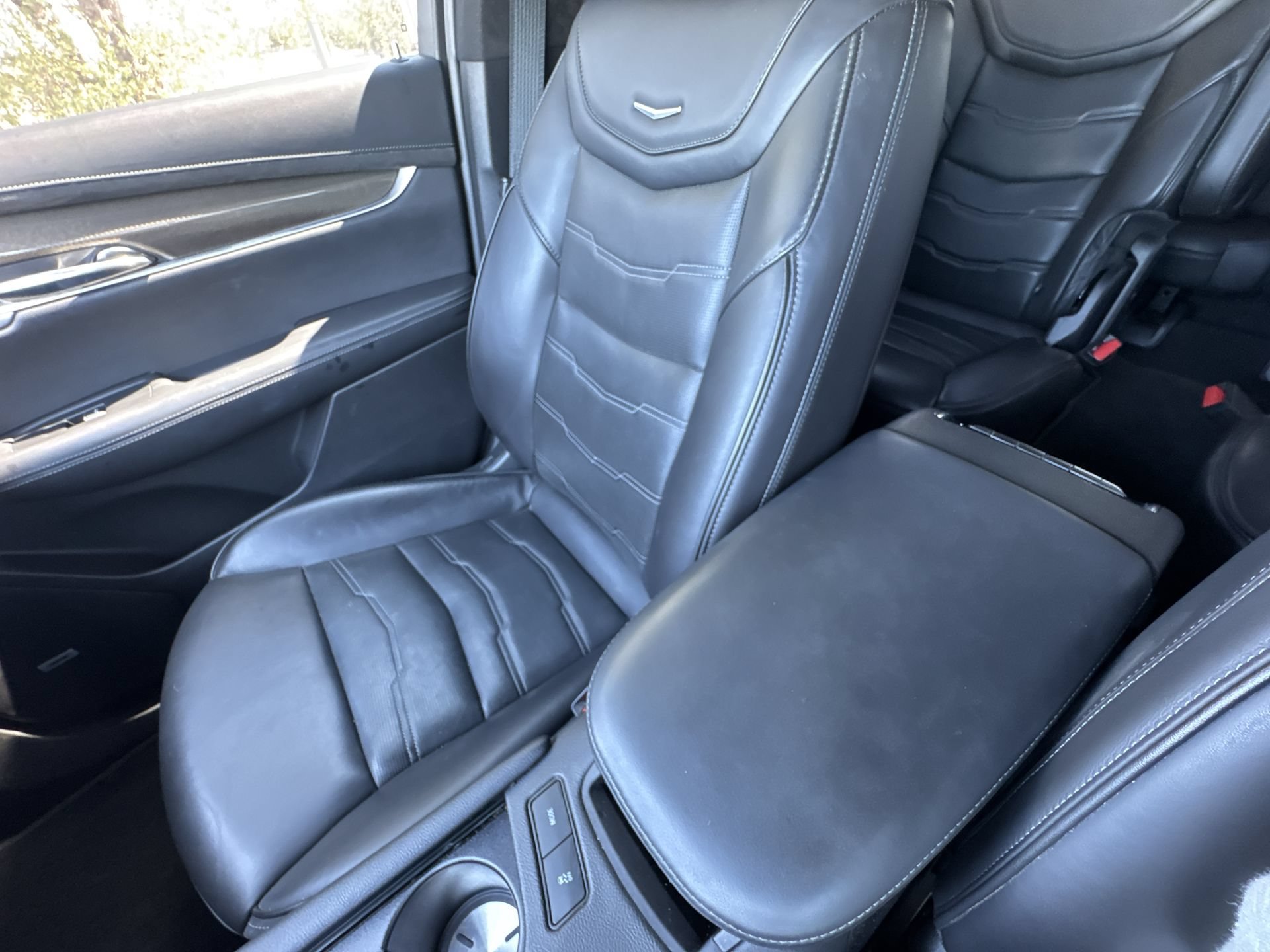 Certified 2020 Cadillac XT6 Premium Luxury w/ Platinum Package AWD/4WD image 20
