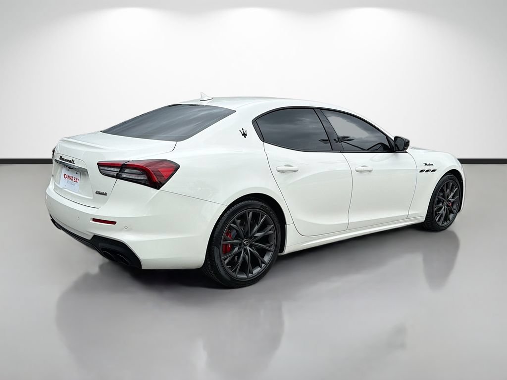 Used 2022 Maserati Ghibli Modena Q4 AWD/4WD image 3