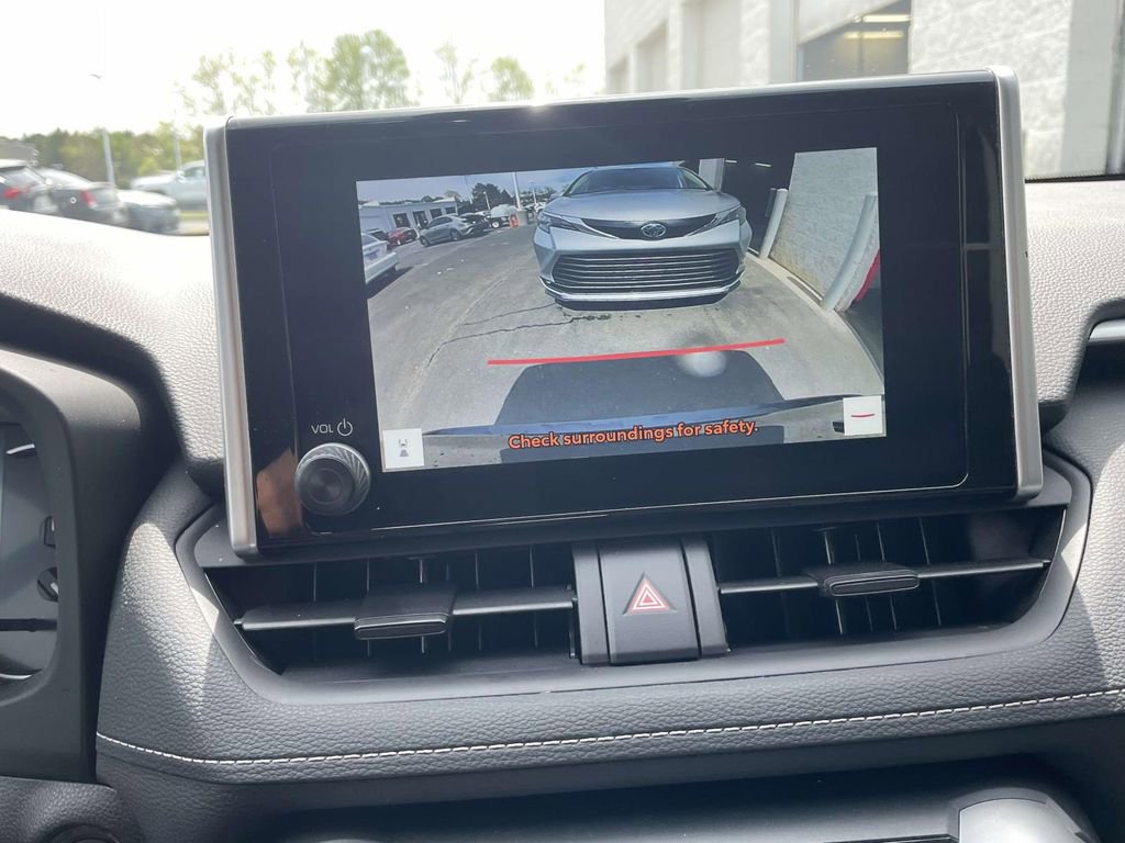 Used 2025 Toyota RAV4 XLE image 31