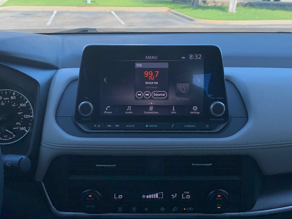 Used 2023 Nissan Rogue SV FWD image 14
