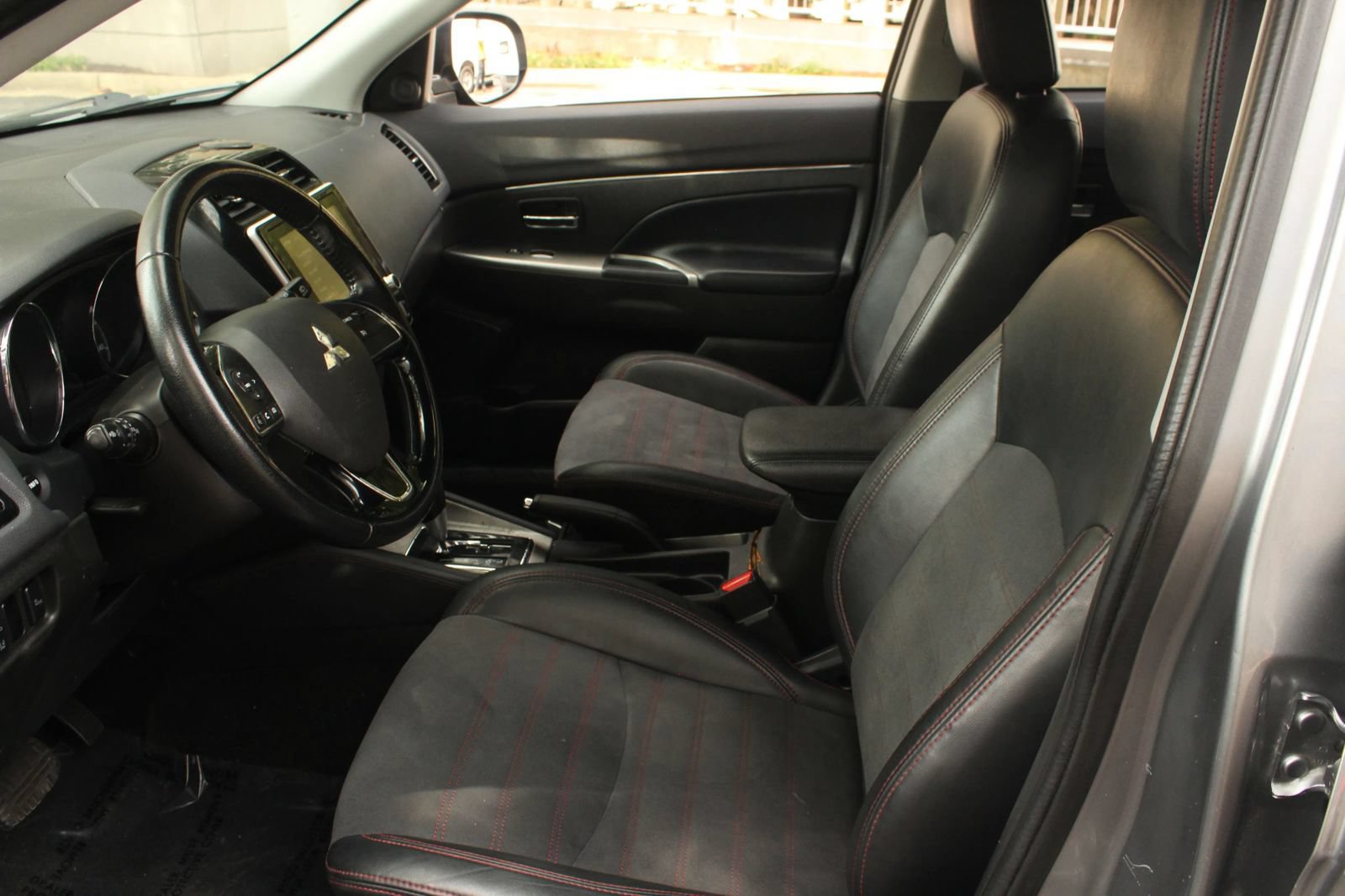 Used 2022 Mitsubishi Outlander Sport SE FWD image 14