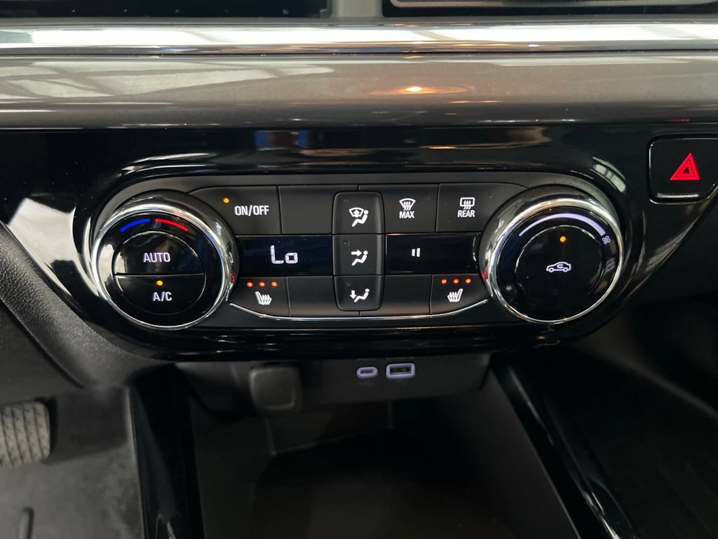 Used 2025 Chevrolet Trax ACTIV w/ Driver Confidence Package FWD image 17