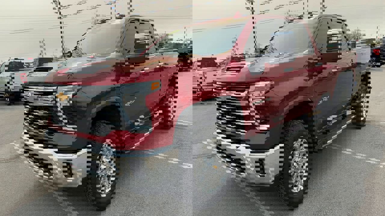 Used 2024 Chevrolet Silverado 2500 LTZ w/ LTZ Premium Package image 3