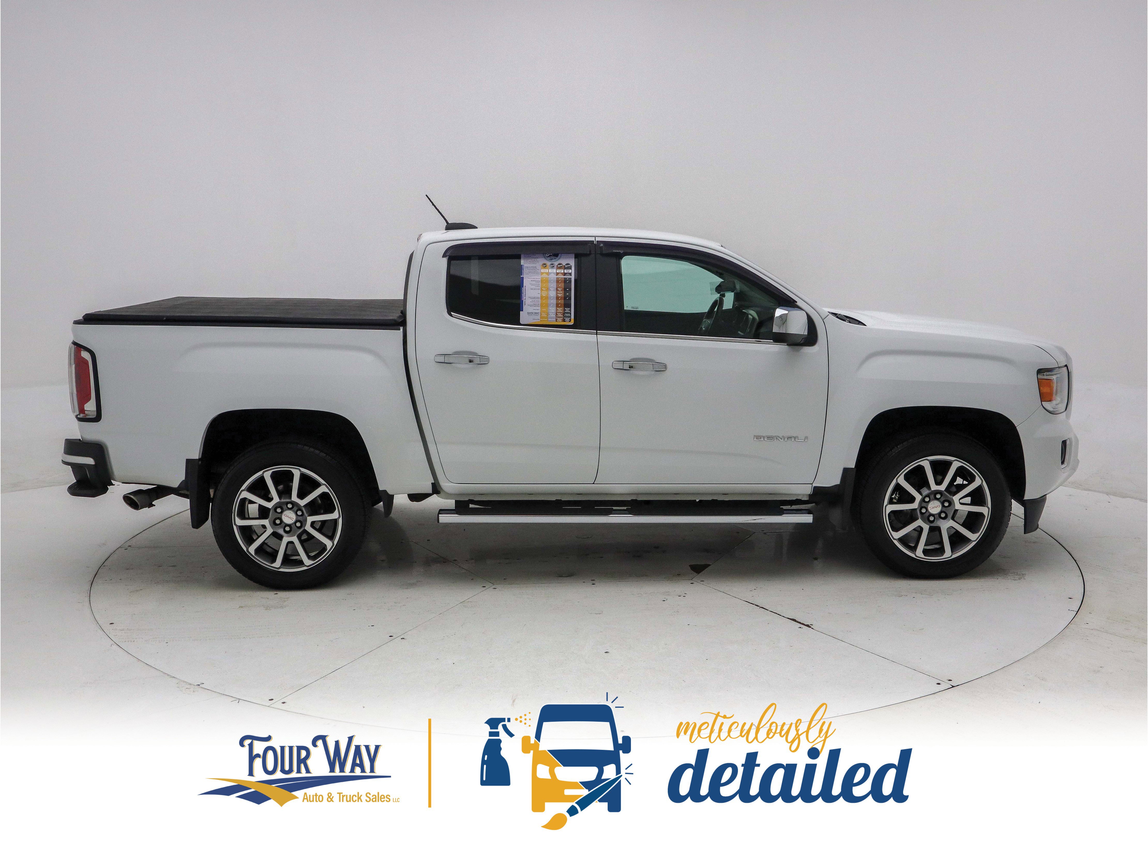Used 2018 GMC Canyon Denali image 2