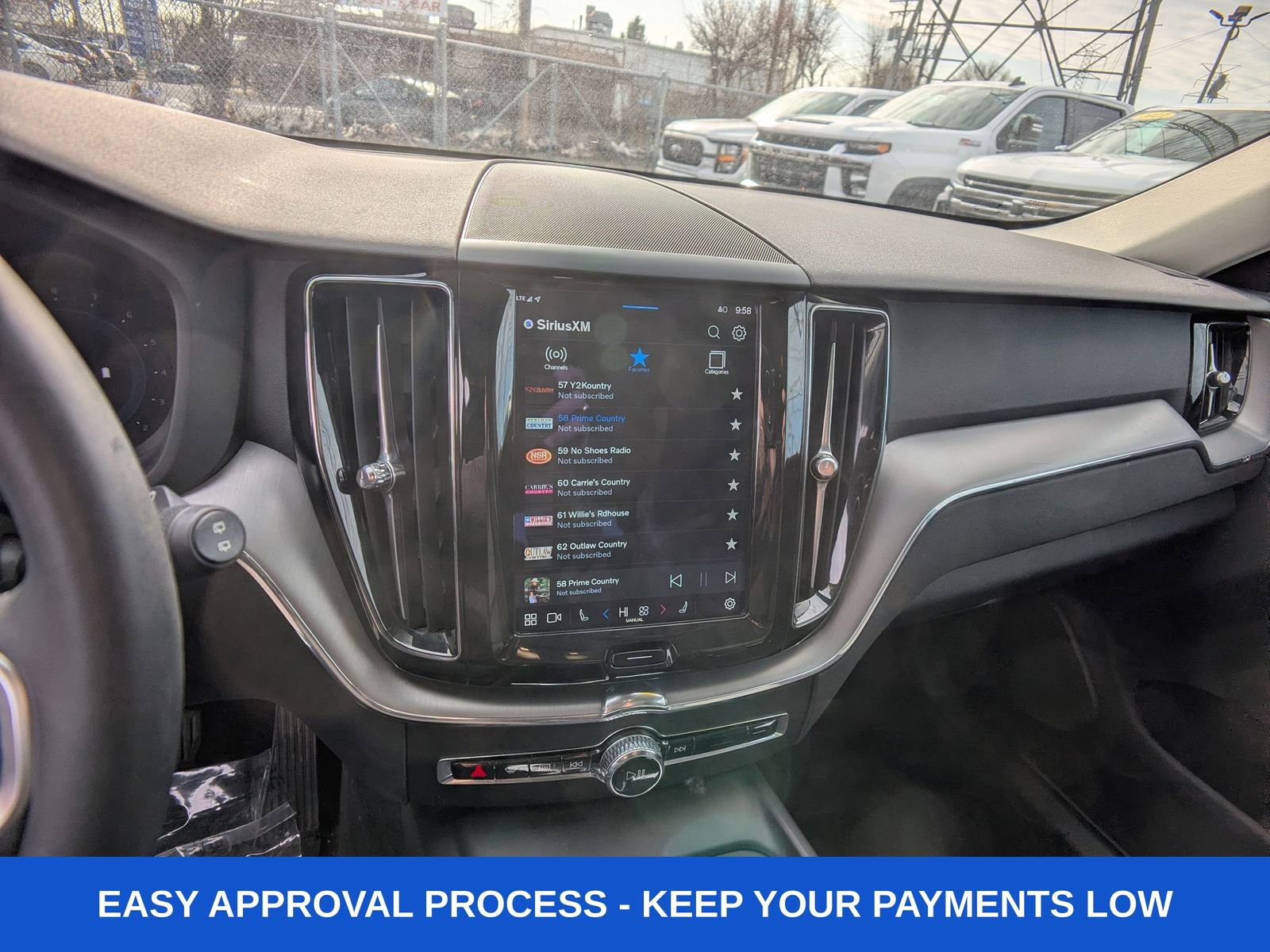 Used 2023 Volvo XC60 B5 Core image 26